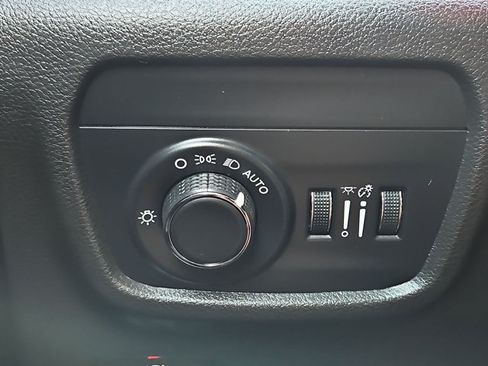 Used 2024 Jeep Grand Cherokee Altitude AWD/4WD image 17