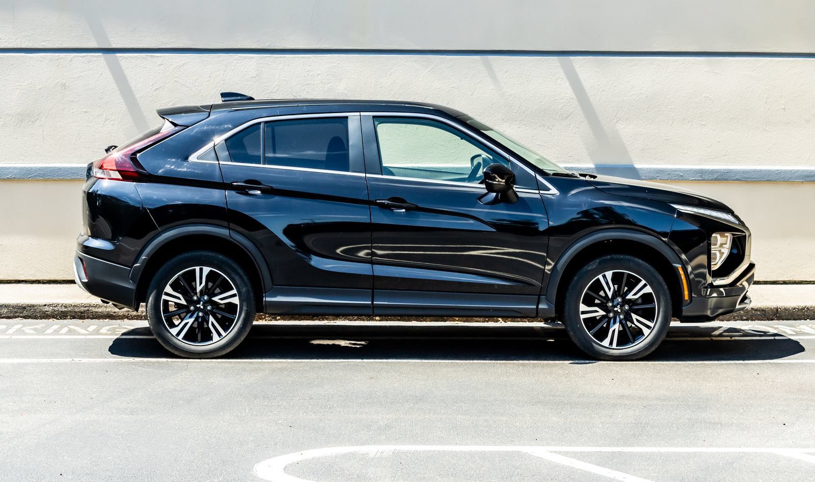 Used 2023 Mitsubishi Eclipse Cross SE AWD/4WD image 9