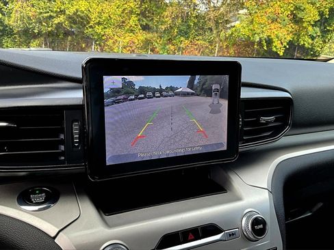 Used 2021 Ford Explorer XLT image 14