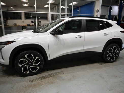 New 2026 Chevrolet Trax RS w/ Sunroof Package image 7