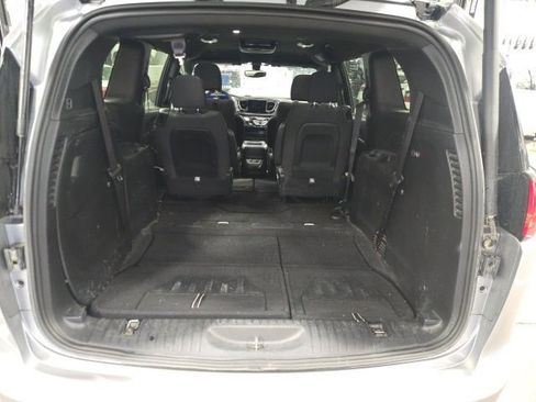 Used 2019 Chrysler Pacifica Touring Plus w/ S Appearance Package image 12