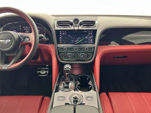 Certified 2022 Bentley Bentayga image 23