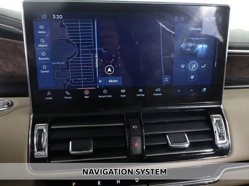Used 2022 Lincoln Navigator Reserve AWD/4WD image 3