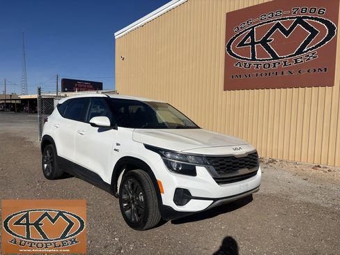 Used 2023 Kia Seltos LX image 1