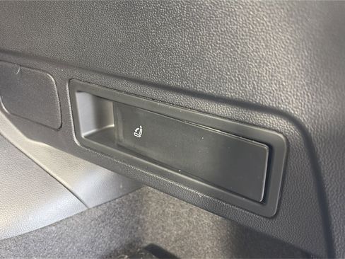 Used 2023 Volkswagen Tiguan SE R-Line FWD image 14