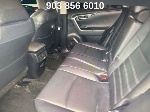 Used 2020 Toyota RAV4 Limited image 17