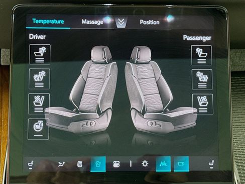 Used 2025 Cadillac Escalade Premium Luxury Platinum image 21