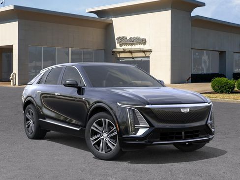 New 2026 Cadillac Lyriq Premium Luxury w/ LPO, Floor Liner Package AWD/4WD image 31