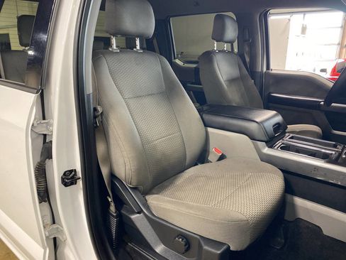 Used 2016 Ford F150 XLT image 8