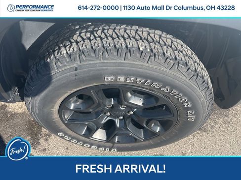 Used 2019 Jeep Cherokee Trailhawk w/ Cold Weather Group image 11