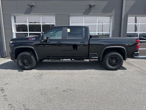 Used 2022 Chevrolet Silverado 2500 LTZ w/ LTZ Plus Package image 2