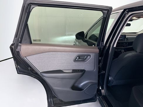 Used 2023 Nissan Rogue S image 25