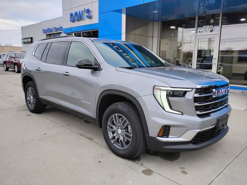 Used 2025 GMC Acadia Elevation image 3