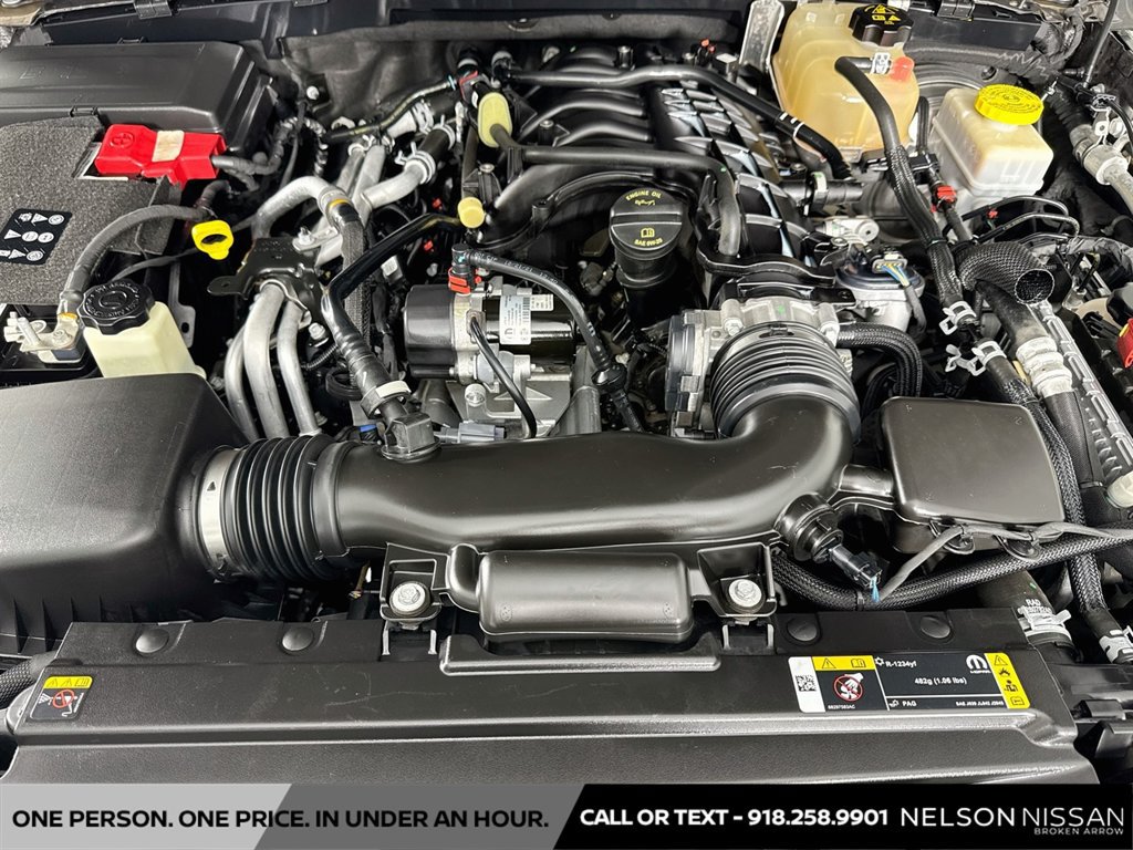 Used 2022 Jeep Wrangler Unlimited Sahara w/ Dual Top Group AWD/4WD image 30