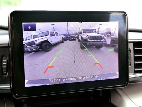 Used 2024 Ford Explorer XLT w/ Equipment Group 202A image 17