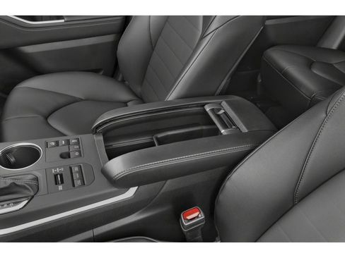 New 2026 Toyota Highlander Platinum AWD/4WD image 9