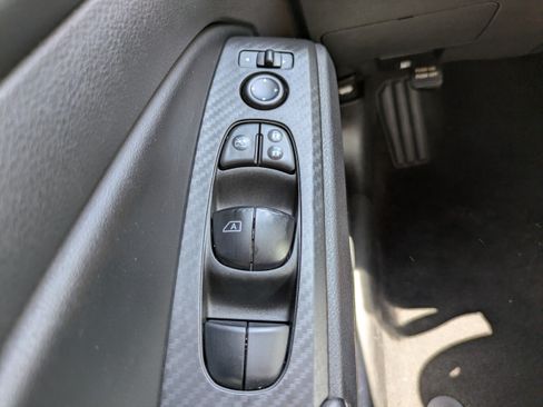 Used 2024 Nissan Altima 2.5 SV FWD image 25