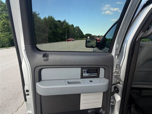 Used 2014 Ford F150 XLT w/ Equipment Group 302A Luxury AWD/4WD image 25