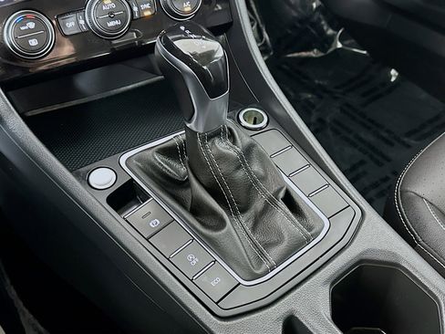 Certified 2024 Volkswagen Jetta SE image 16