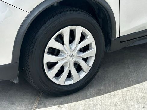 Used 2020 Nissan Rogue S FWD image 4
