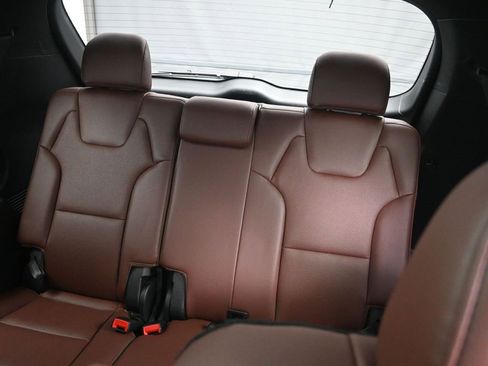 Used 2024 Kia Telluride SX w/ Towing Package image 33