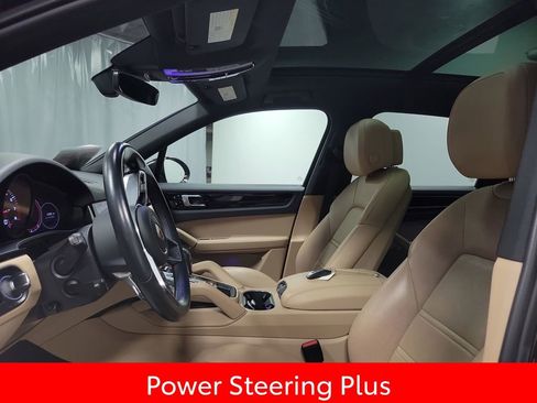 Used 2020 Porsche Cayenne Base image 12