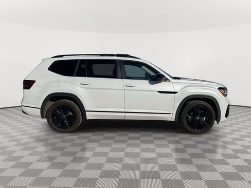 Used 2023 Volkswagen Atlas SEL R-Line image 8
