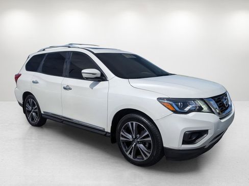 Used 2020 Nissan Pathfinder Platinum w/ Cargo Package image 3