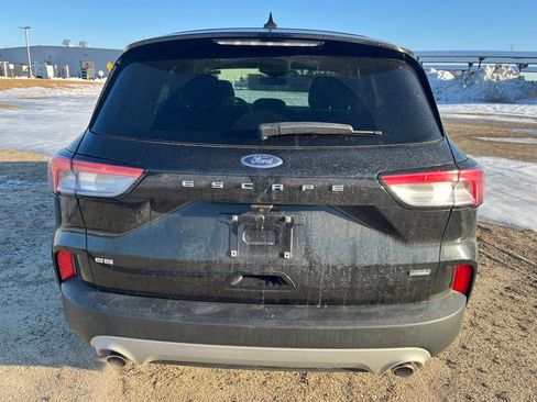 Used 2021 Ford Escape SE image 9