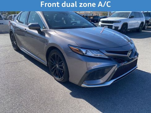 Used 2023 Toyota Camry XSE FWD image 5