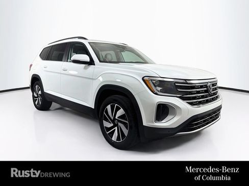 Used 2025 Volkswagen Atlas SE AWD/4WD image 1