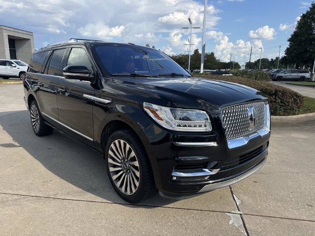 Used 2020 Lincoln Navigator L Reserve w/ Luxury Package RWD image 3