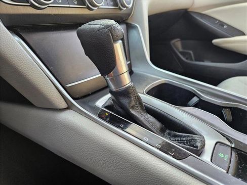 Used 2018 Honda Accord LX image 10