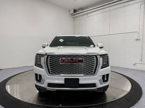 Used 2022 GMC Yukon XL Denali image 2