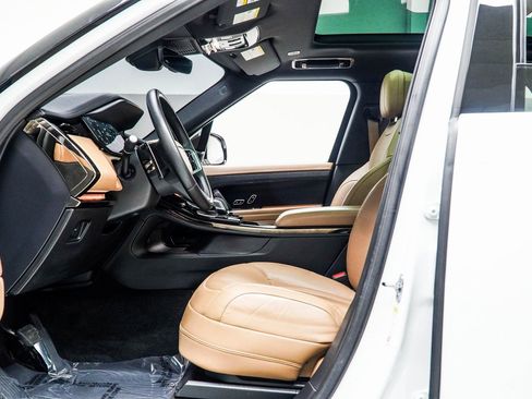 Used 2023 Land Rover Range Rover Sport SE image 40