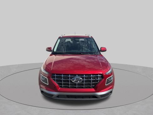 Certified 2023 Hyundai Venue Limited FWD image 2