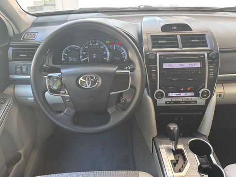 Used 2012 Toyota Camry LE FWD image 12