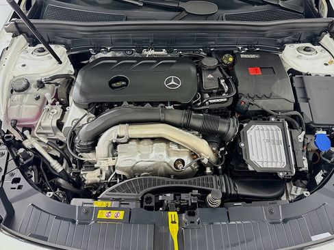 New 2026 Mercedes-Benz GLB 250 4MATIC image 10