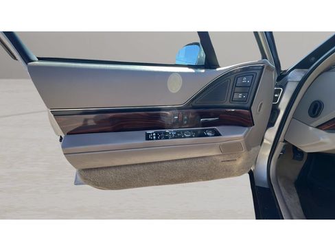 Used 1997 Buick Le Sabre Custom w/ Headliner Lighting Pkg FWD image 24