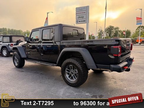 Used 2024 Jeep Gladiator Mojave w/ Technology Group image 7