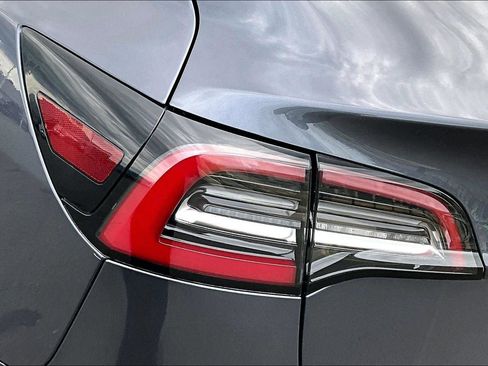 Used 2021 Tesla Model 3 Long Range image 29