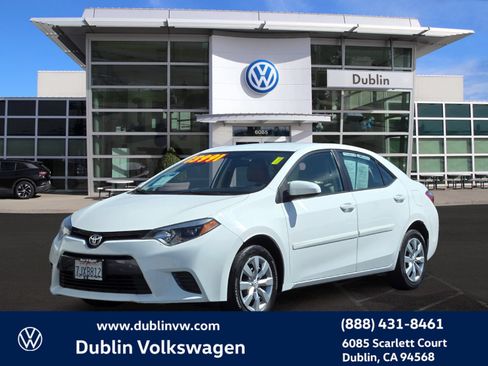 Used 2015 Toyota Corolla LE w/ Body Protection Package #2 FWD image 8
