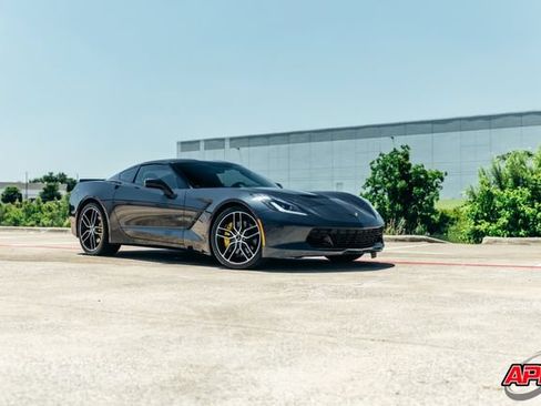 Used 2015 Chevrolet Corvette Stingray Coupe w/ 3LT Preferred Equipment Group RWD image 20