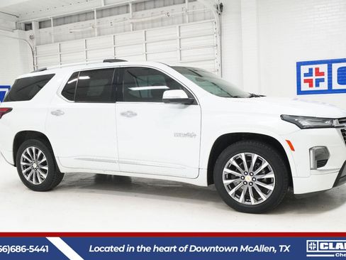 Used 2023 Chevrolet Traverse High Country FWD image 4