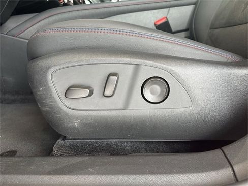 Certified 2025 Chevrolet Blazer EV RS image 24