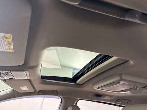 Used 2018 Honda Odyssey Touring image 25