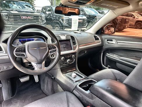 Used 2020 Chrysler 300 Touring w/ Sport Appearance Package RWD image 20