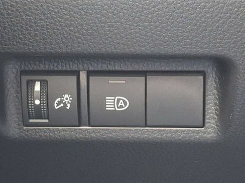 Used 2025 Toyota RAV4 LE AWD/4WD image 24