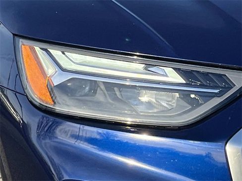 Used 2022 Audi Q5 2.0T Premium w/ Convenience Package image 9