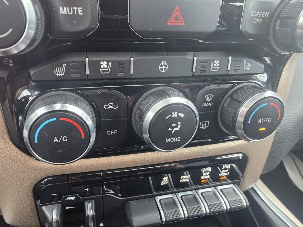 Used 2019 RAM 1500 Laramie AWD/4WD image 19